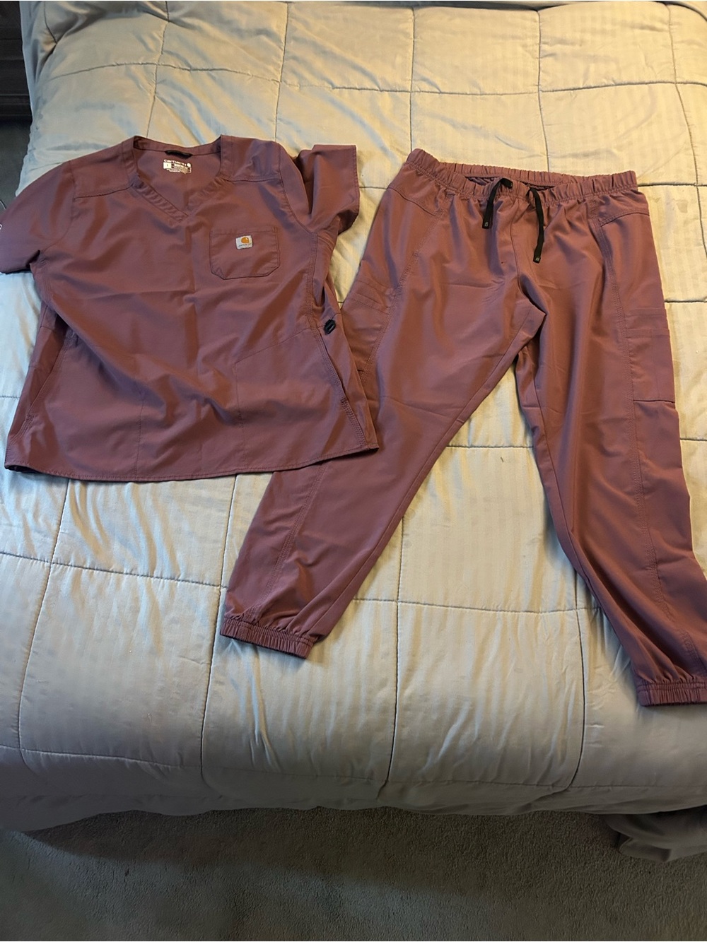 Carhartt Women’s Scrub Top and Jogger Pants Set